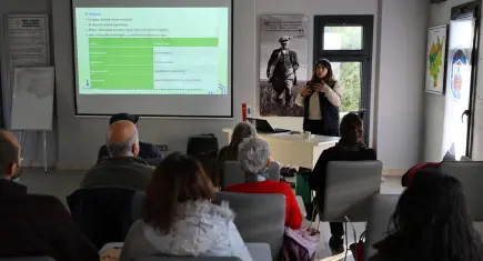 Efes Selçuk’ta meyve yetiştiricilerine ücretsiz tarım eğitimi