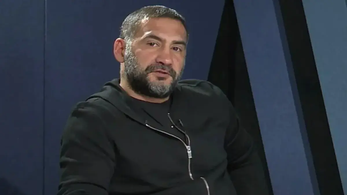 Eski milli futbolcu Ümit Karan havalimanında gözaltına alındı! haberinin görseli