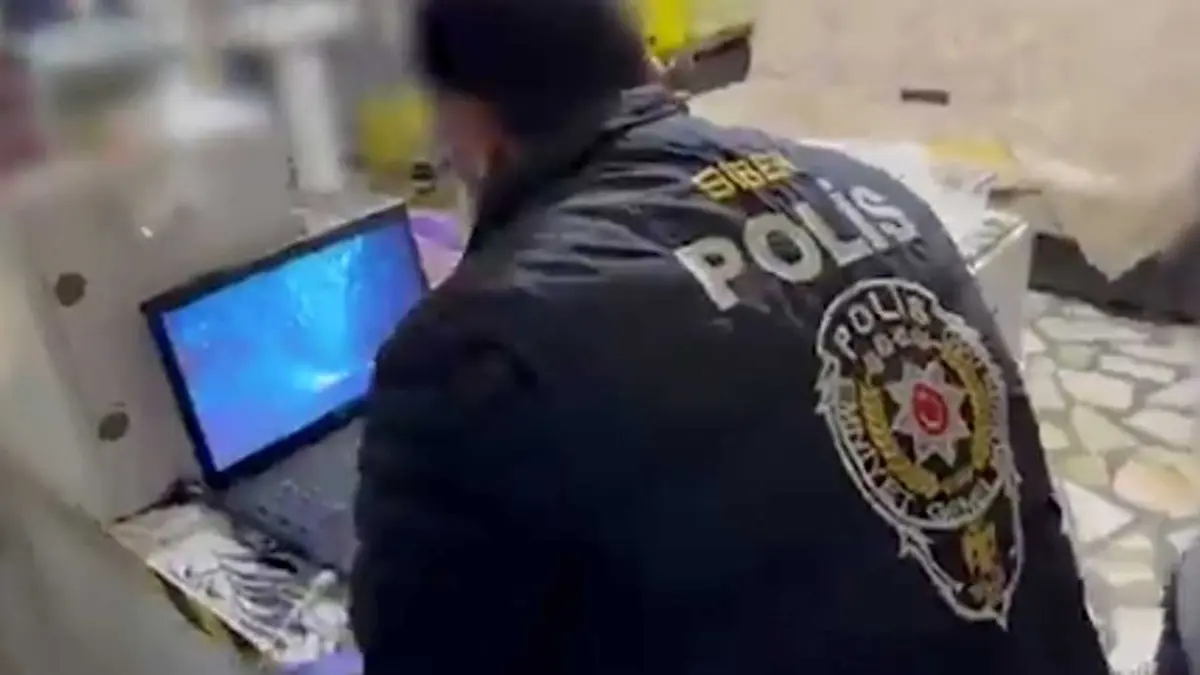 Siber suçlara yönelik operasyon: 16 kişi tutuklandı haberinin görseli