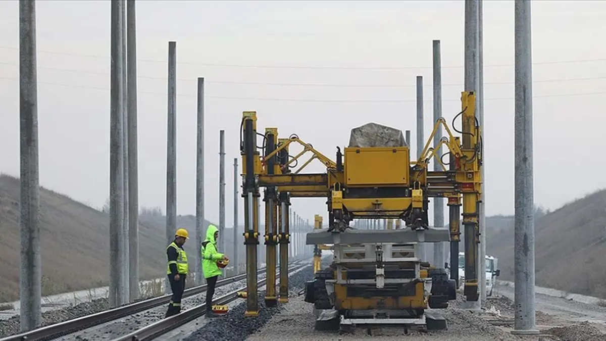 2026 kamu yatırım programı yayınlandı: 3 bin 857 projeye 1,9 trilyon lira ödenek haberinin görseli