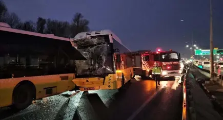 3 İETT otobüsü çarpıştı: Zincirleme kazada 5 kişi yaralandı