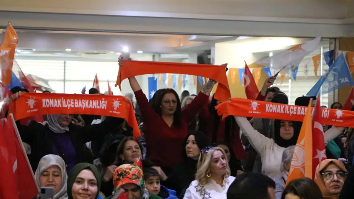 AK Partili İnan, Başkan Tugay'a seslendi: İzmirli olmayanları belediyeye sokma haberinin görseli