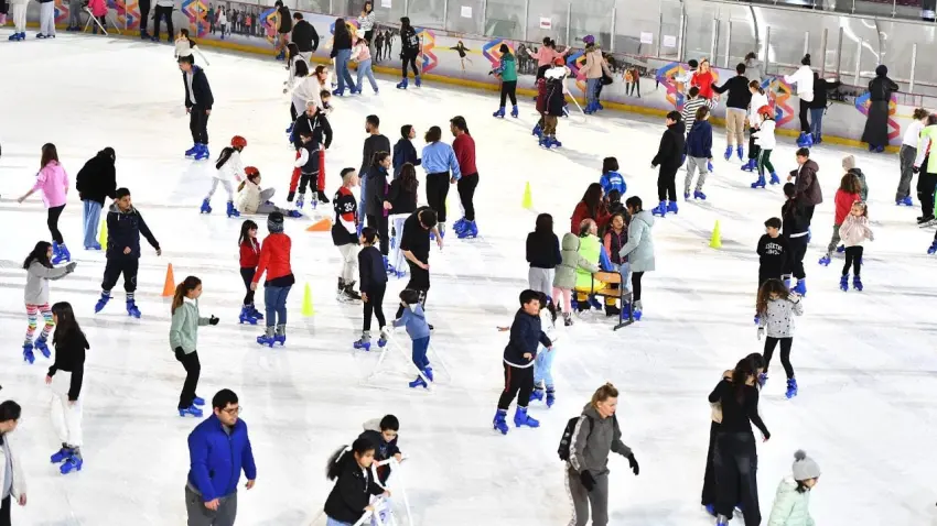 Büyükşehir’den öğrencilere yarıyıl tatiline özel buz pisti sürprizi
