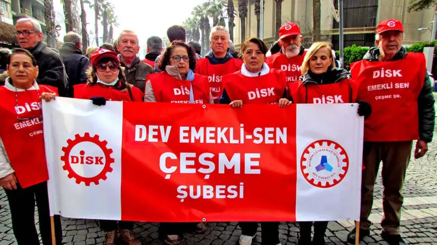 İzmir’de emeklilerden "Sadaka Değil Hak" eylemi