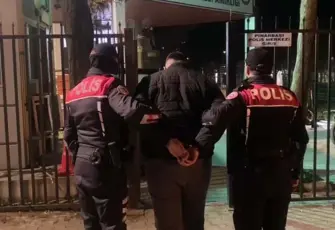 İzmir haber: Sahte polis kimliği gösteren şüphelinin 128 suçtan arandığı ortaya çıktı