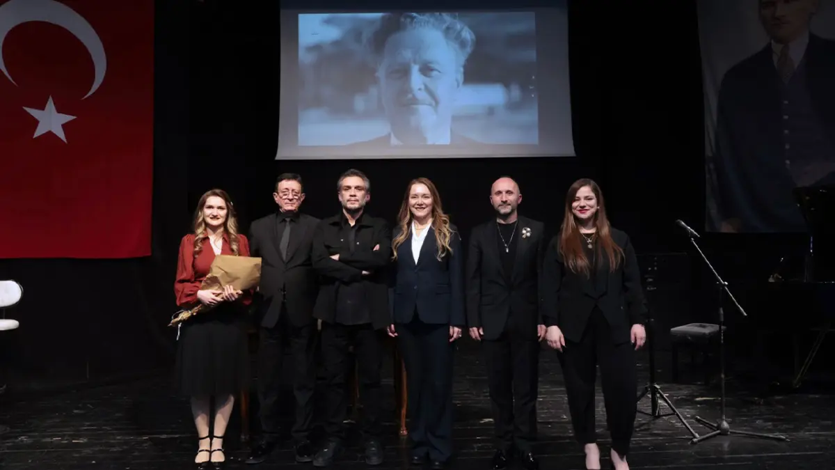 Konak’ta Nazım Hikmet için Usta’ya Saygı etkinliği haberinin görseli