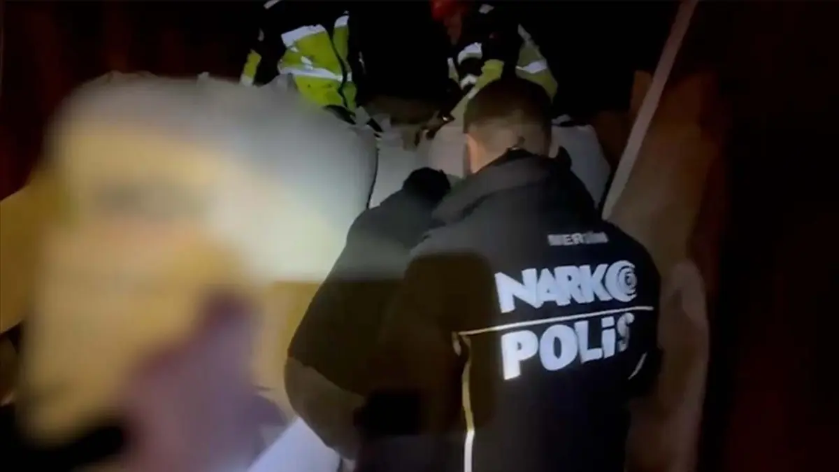 Mersin Limanı’nda yüzlerce kilo yasaklı madde ele geçirildi haberinin görseli