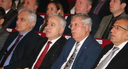Tarımda dijital dönüşüm B-Reçete Sistemi İzmir'de tanıtıldı