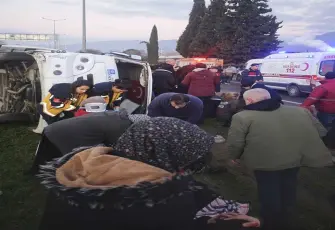 Aydın’da İşçi servisi devrildi: Çok sayıda yaralı var