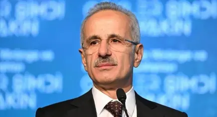  Bakanı Uraloğlu canlı yayında rahatsızlandı