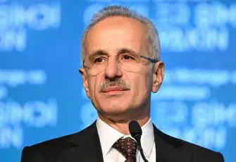  Bakanı Uraloğlu canlı yayında rahatsızlandı