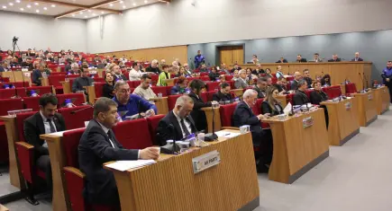 Büyükşehir Meclisi ocak ayını Basmane Çukuru ve imar tartışmaları ile kapattı