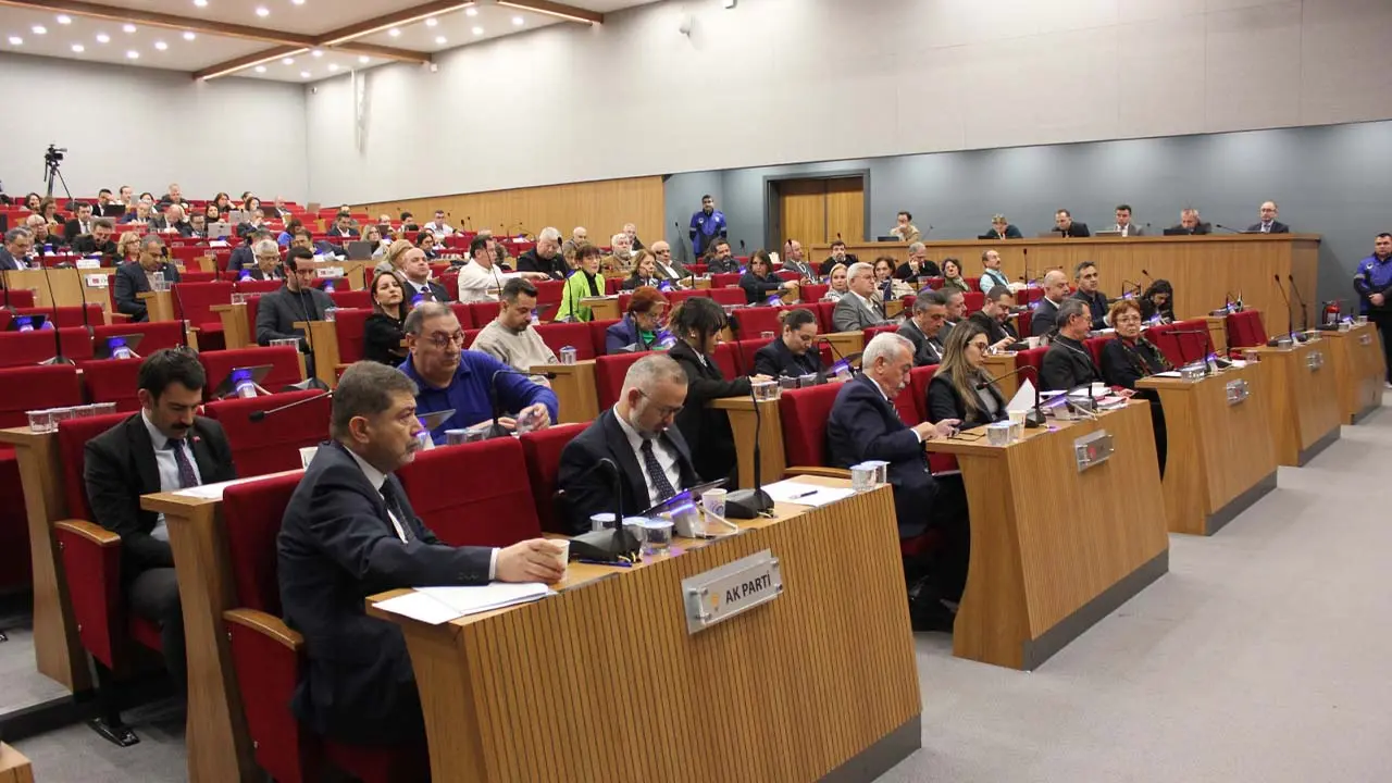 Büyükşehir Meclisi ocak ayını Basmane Çukuru ve imar tartışmaları ile kapattı