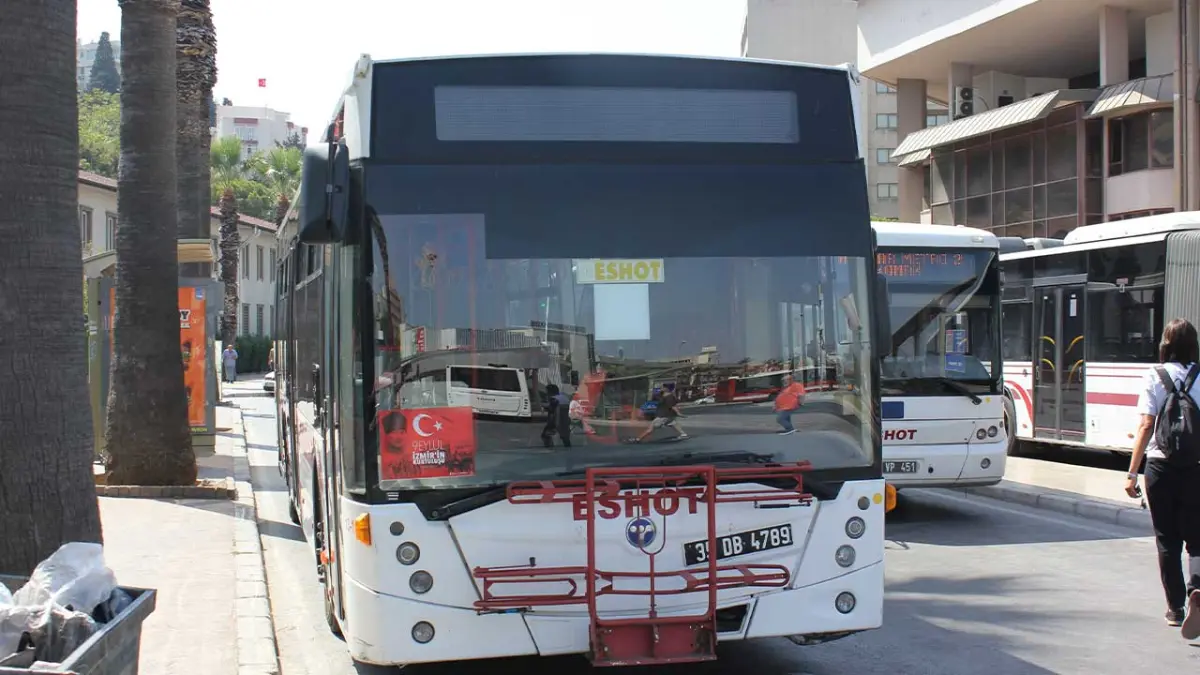 ESHOT’tan AÖF düzenlemesi: O hatlar yerleşkeye girmeyecek haberinin görseli