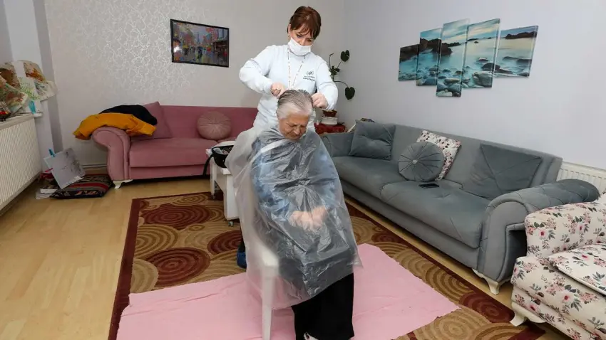 Gaziemir’de Evde Kuaför Hizmeti bin 56 kişiye ulaştı