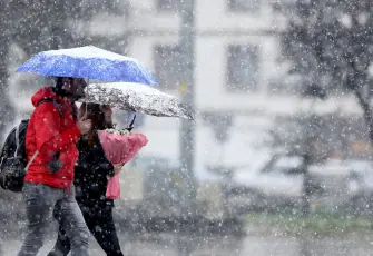 İstanbul Valiliği'nden hafta sonu için 'kar' uyarısı: Sıcaklıklar hızla düşüyor