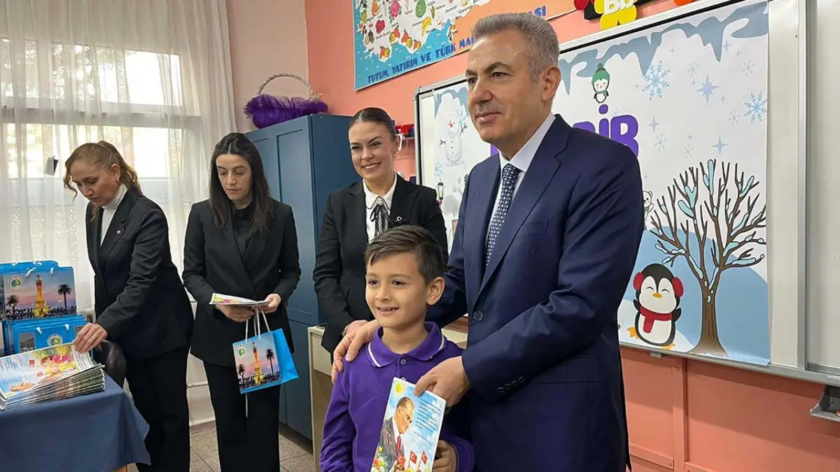 İzmir'de 721 bin 862 öğrenci karne aldı başlıklı video haberin görseli