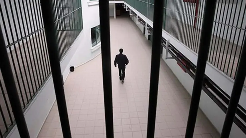 İzmir'de cezaevinde saldırı: 2 infaz koruma memuru yaralandı haberinin görseli