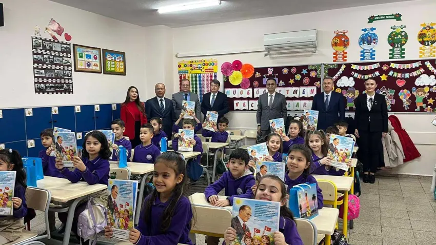 İzmir’de karne sevinci: 721 bin öğrenci yarıyıl tatiline çıktı