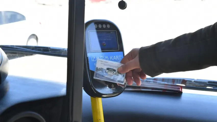 İzmir ulaşımda büyük tasarruf etti