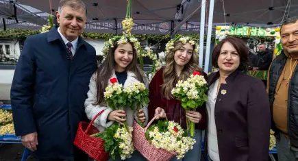 Karaburun Nergis Festivali kapılarını açtı