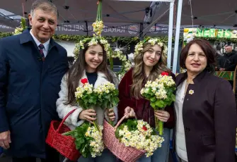 Karaburun Nergis Festivali kapılarını açtı