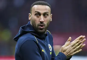 Kasımpaşa’dan forvet takviyesi: Cenk Tosun lacivert-beyazlı formayı giydi