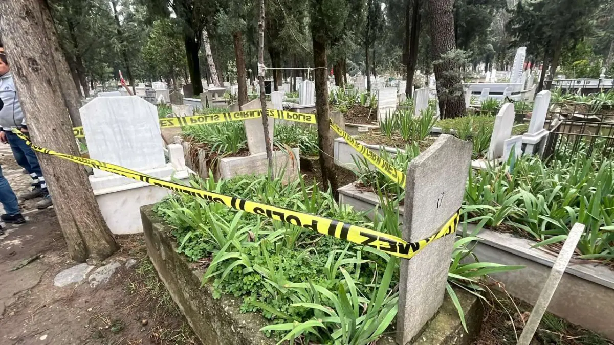 Mezarlıkta cenin bulundu haberinin görseli