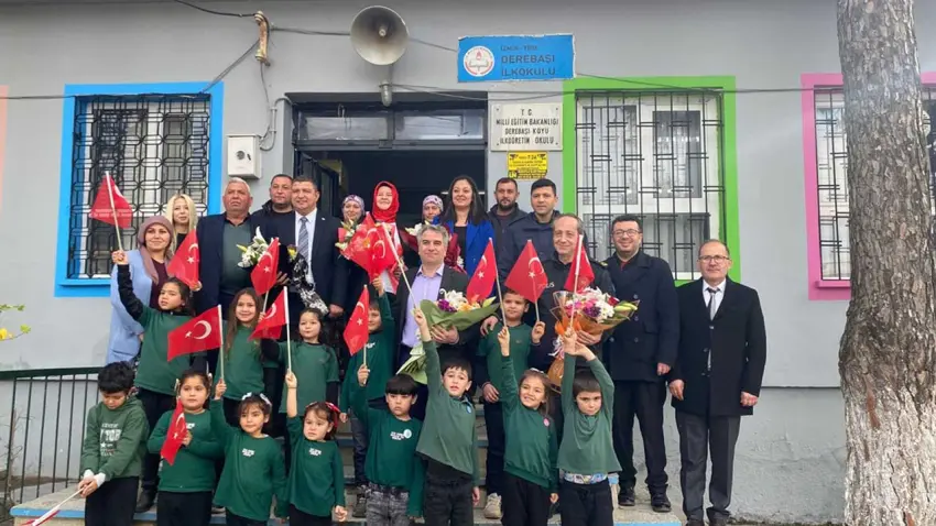 Tire'de 15 bin öğrenci karne sevinci yaşadı