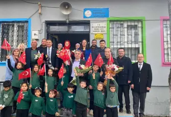 Tire'de 15 bin öğrenci karne sevinci yaşadı