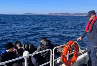 zmir'de göçmen açakçılığı perasyonu