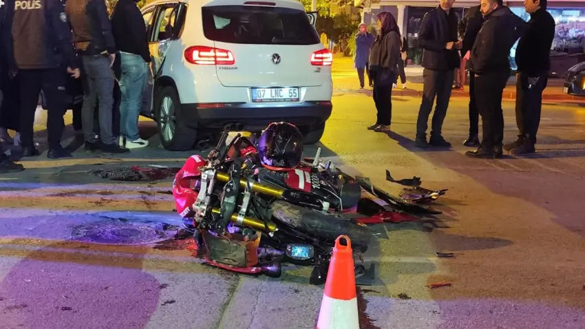 Antalya’da kaza: Kaskını kız arkadaşına veren motosiklet sürücüsü hayatını kaybetti haberinin görseli