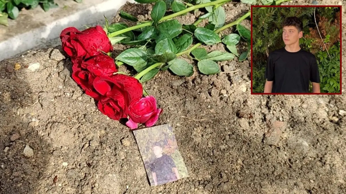 Atlas Çağlayan’ın arkadaşları mezarını ziyaret etti haberinin görseli