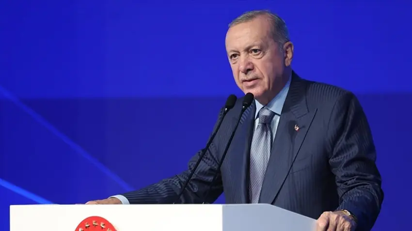 Cumhurbaşkanı Erdoğan: Bireyden aileye, aileden topluma uzanan tefessüh riskiyle karşı karşıyayız haberinin görseli