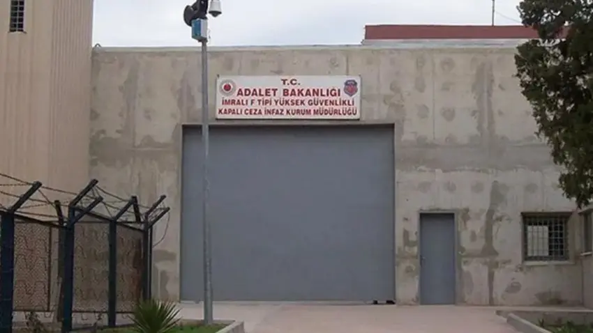 DEM Parti Heyeti İmralı’da Öcalan’la görüştü haberinin görseli