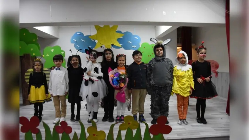 İlkokul öğrencileri değerleri tiyatro yoluyla öğreniyor