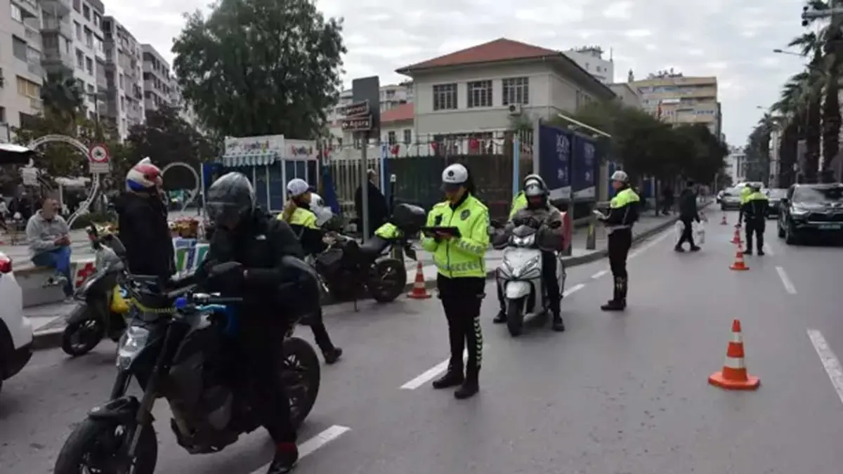 İzmir'de trafik kazalarında motosiklet alarmı: Oran yüzde 62 haberinin görseli