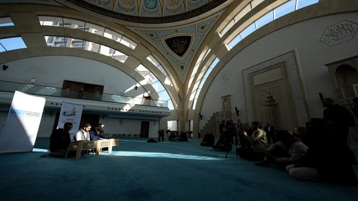 İzmir’de Uluslararası Kur’an-ı Kerim Güzel Okuma Yarışması haberinin görseli