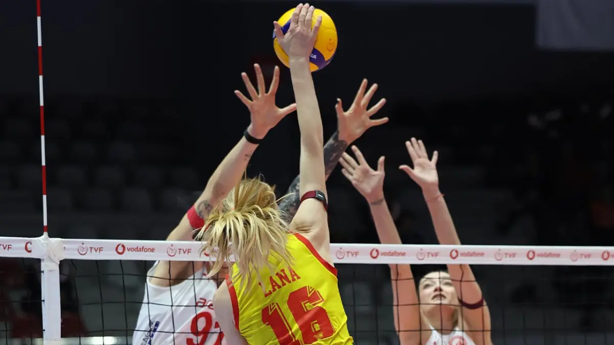 İzmir derbisi Aras Kargo’nun: Göztepe karşısında 5 sette güldü haberinin görseli