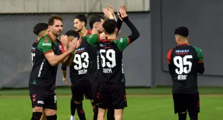 Karşıyaka’ya zirve yarışında ağır darbe: Kütahyaspor’a 90+2’de yenildi