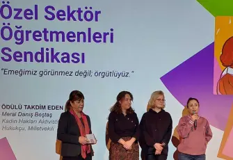 Özel Sektör Öğretmenleri Sendikası’na SES Kadın Ödülü