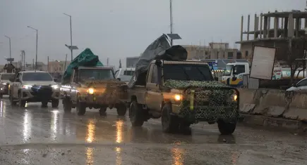 Suriye ordusu Rakka kapısında: YPG çekiliyor, Şara’dan tarihi Kürt kararnamesi!