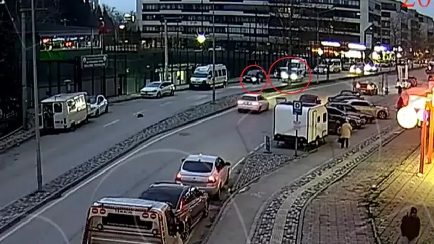 Trafikte tartıştığı kişiyi önce bıçakladı, ardından tampon yaparak ambulansı aradı haberinin görseli