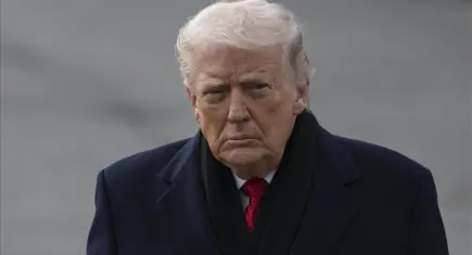 Trump'tan Grönland resti: 8 Avrupa ülkesine ek gümrük vergisi!