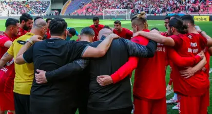 Yeni Mersin İdmanyurdu farklı kaybetti ama ligde kaldı!