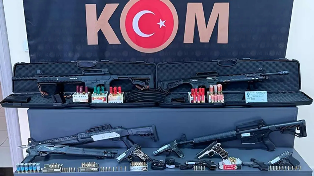 2025 yılında 110 bin ruhsatsız silah ele geçirildi haberinin görseli