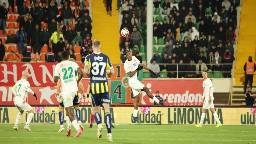 Alanya'da Talisca fırtınası: Fenerbahçe geri dönmeyi başardı! haberinin görseli