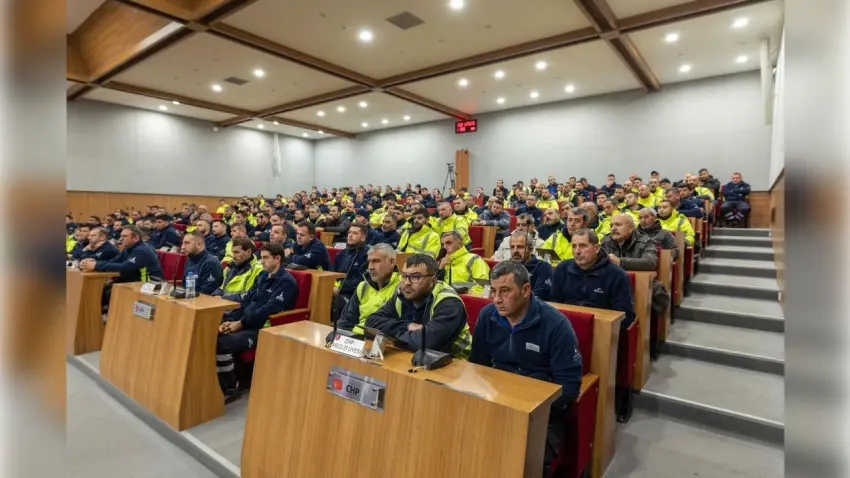 Başkan Tugay’dan sahadaki kahramanlara destek