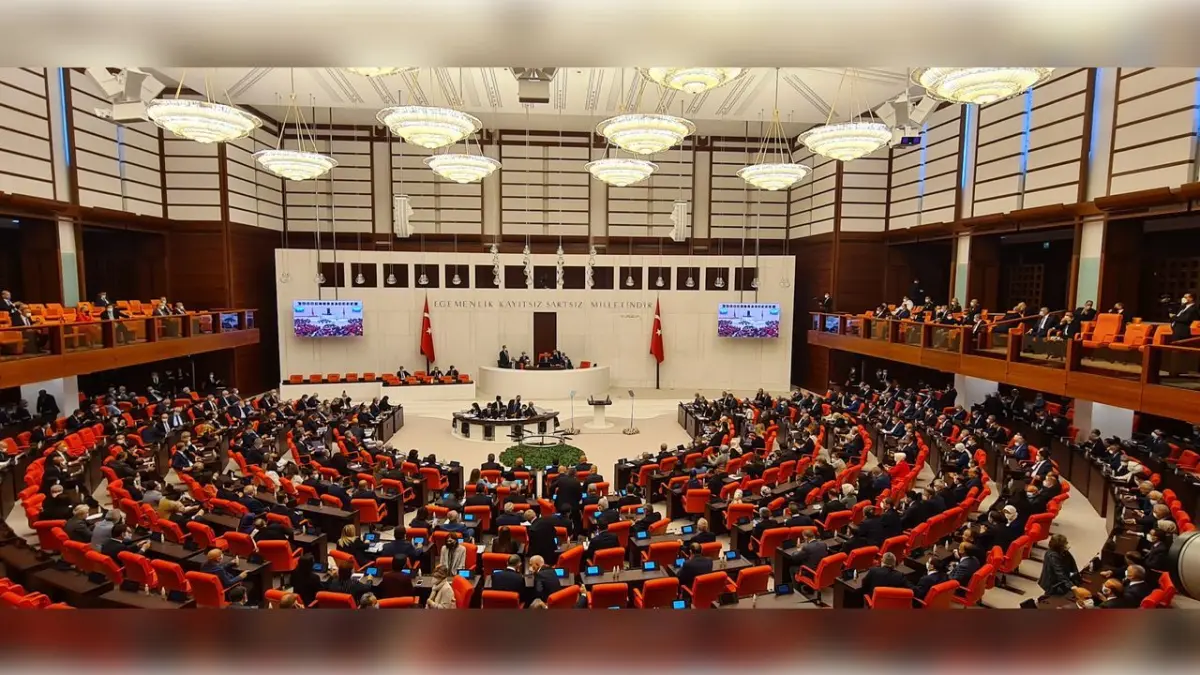 Emekli aylığı ve trafik cezaları gündemde: Meclis yoğun haftaya giriyor haberinin görseli