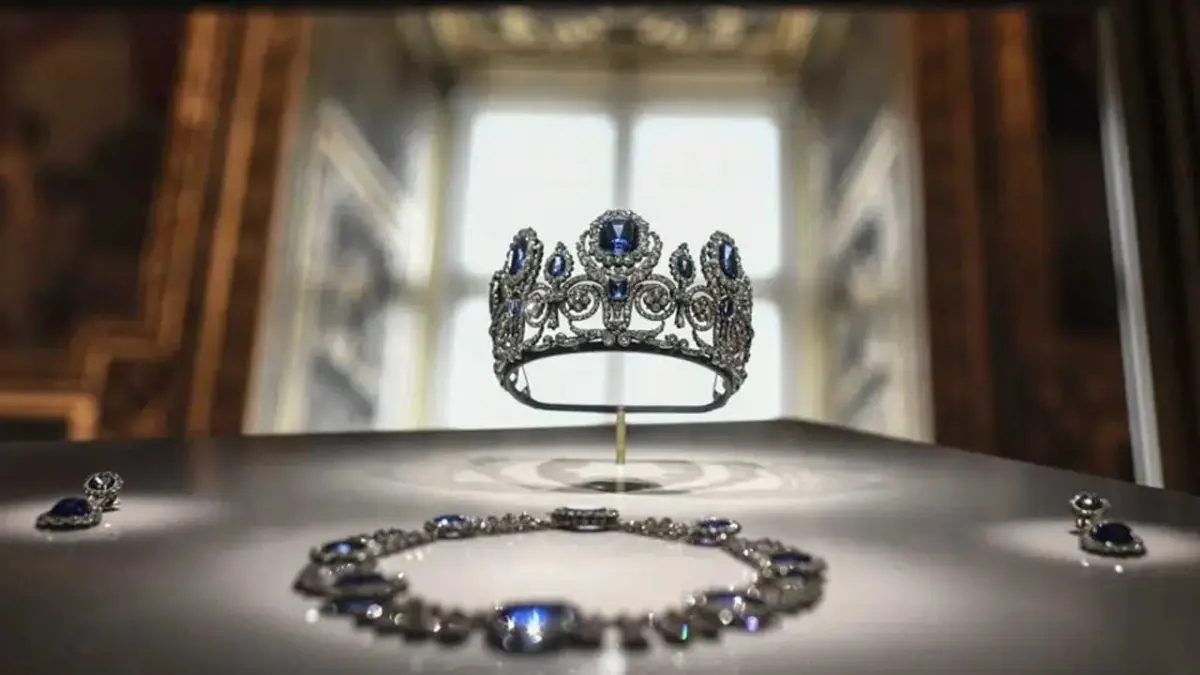 Louvre soygunundaki 102 milyon dolarlık mücevherler aranıyor haberinin görseli